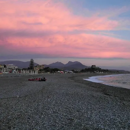 In Riva Al Mare 아파트 스칼레아
